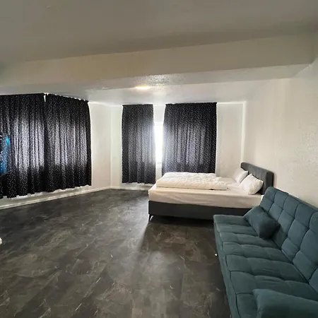 Alfa Frankfurt מלון